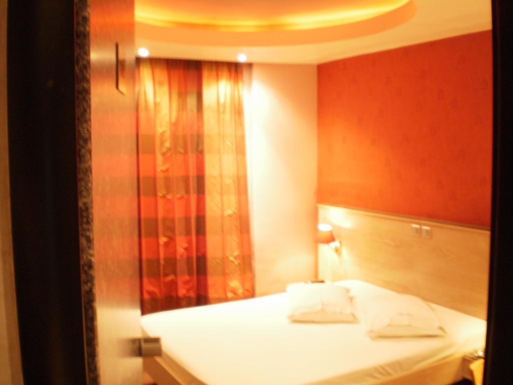 Hotel Niki Pire Dış mekan fotoğraf